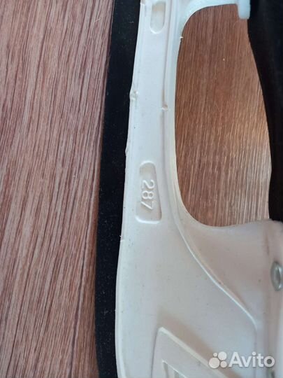 Коньки хоккейные