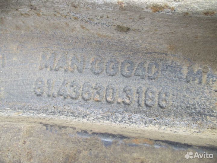 Кронштейн пневморессоры правый MAN 81436300188