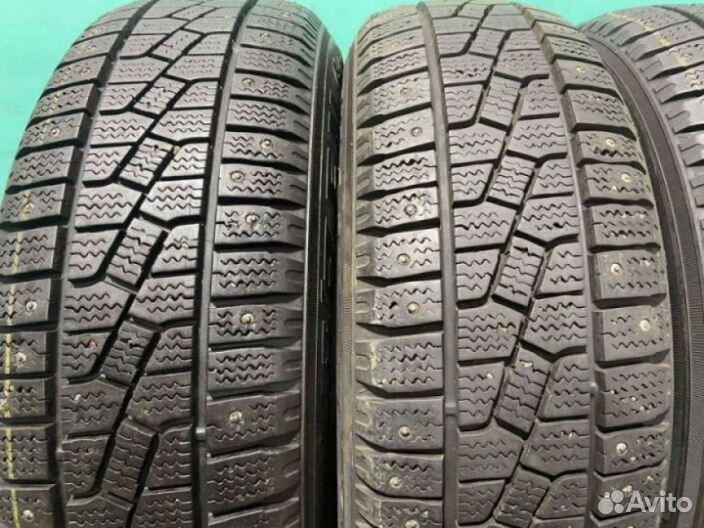 Marshal I'Zen Stud Snow KW11 195/65 R15