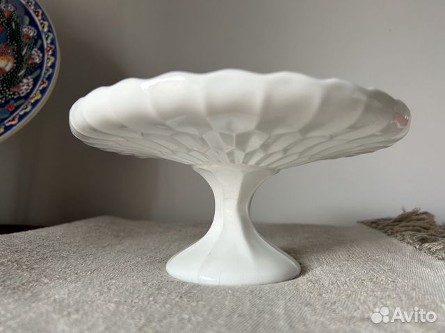 Фруктовница молочное стекло