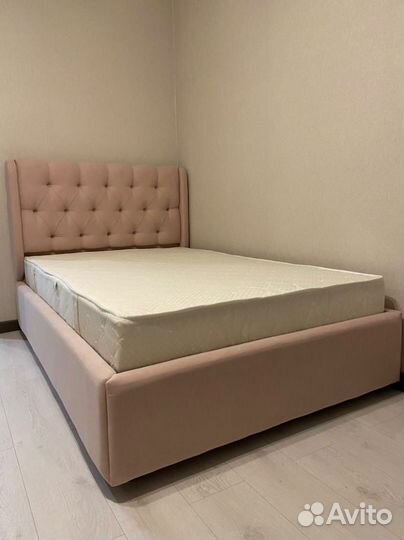 Детская кровать с большим изголовьем