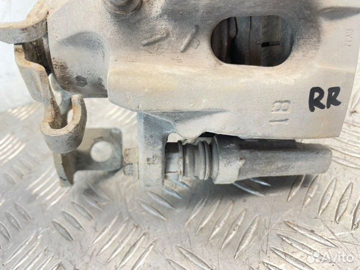 Суппорт тормозной задний правый Toyota Corolla