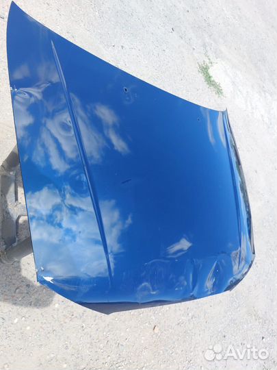 Капот на Hyundai Accent