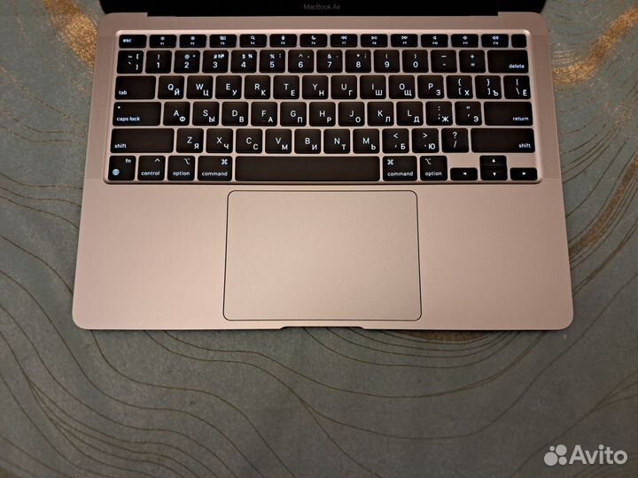 Apple MacBook Air M1 8/256, идеал