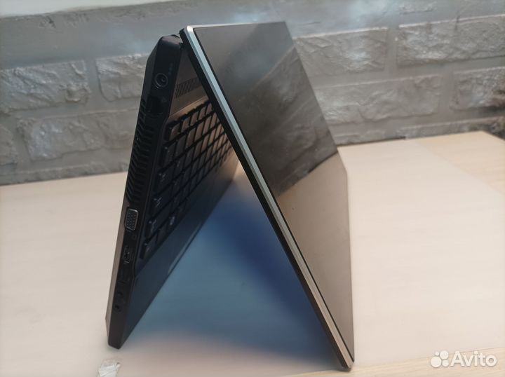 Ноутбук core i3/4GB/GT520MX SSD+HDD для игр