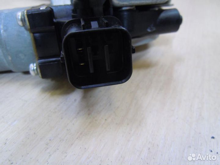 Стеклоподъемник передний правый Subaru Forester S