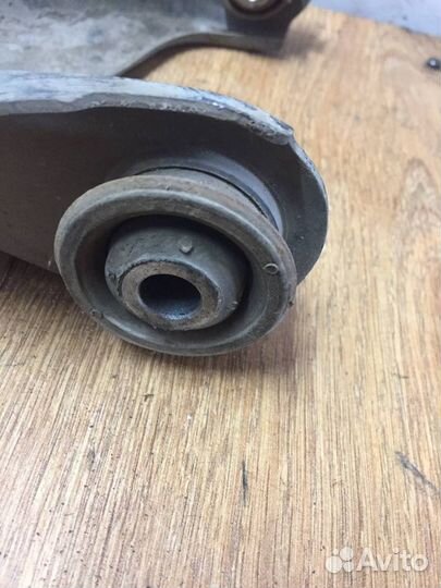 Рычаг передний правый Renault Sandero