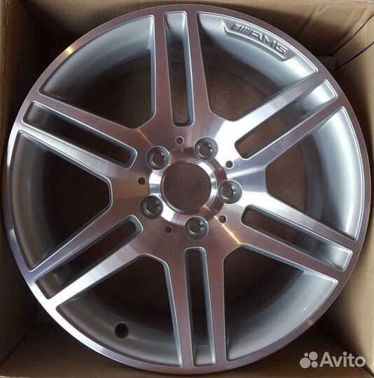 Новый литой диск AMG R17 Mercedes C-Class 204