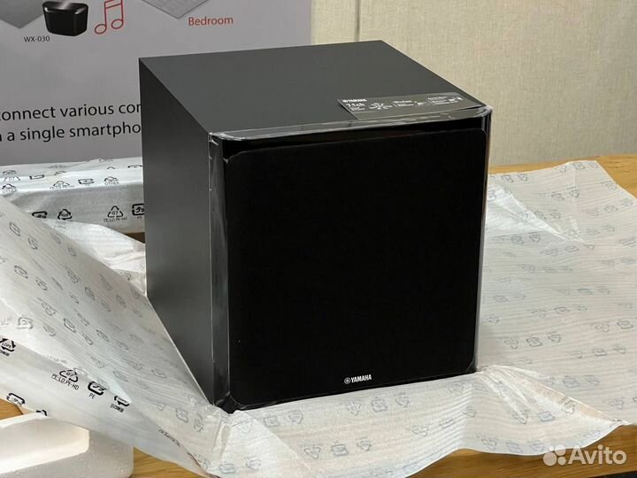 Yamaha YAS-201 саундбар с беспроводным сабвуфером