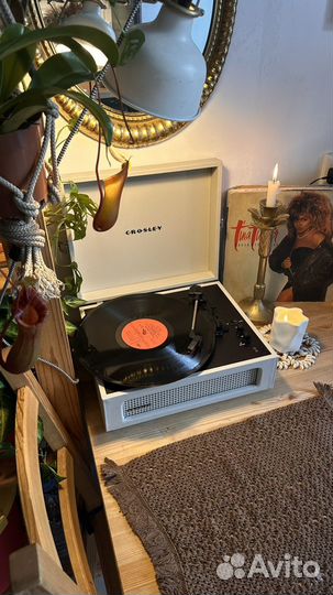 Виниловый проигрыватель crosley + 5 пластинок