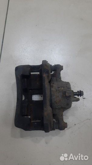 Суппорт передний правый Nissan Almera