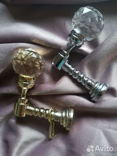 Декоративный крючок со стеклярусом для подхвата