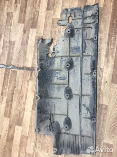 Защита днища кузова Nissan X Trail 748145HK0A