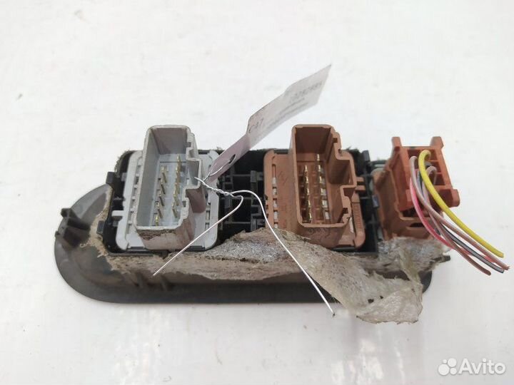 Блок управления стеклоподъемниками