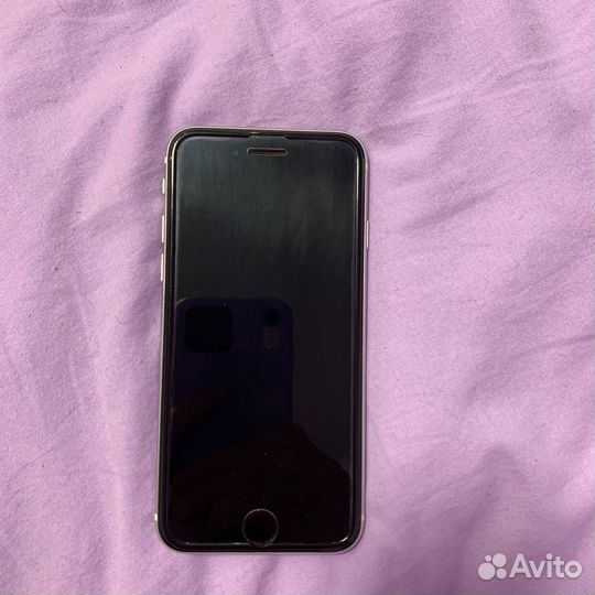 iPhone SE, 64 ГБ
