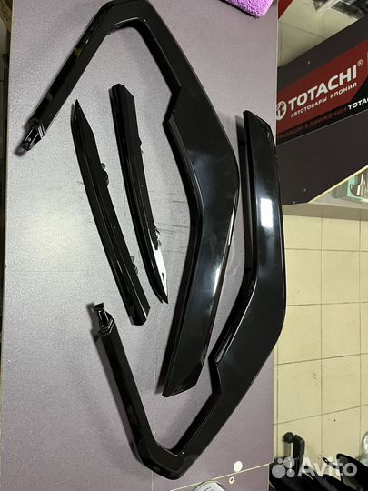 Молдгинги переднего бампера LADA vesta NG