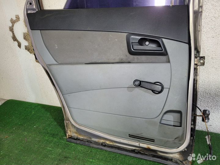 Обшивка двери задней левой Лада Приора