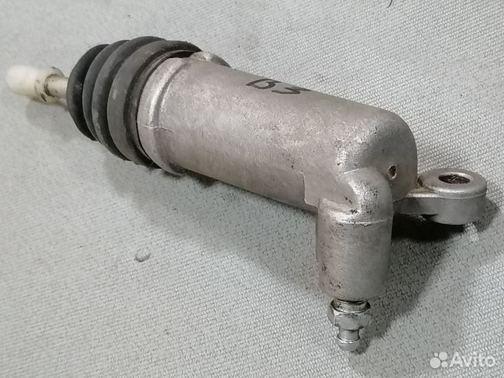 Цилиндр рабочий привода сцепления audi 80, 90, 100