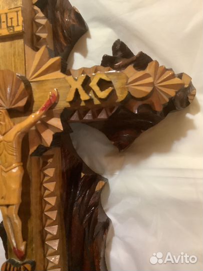 Статуэтки из дерева