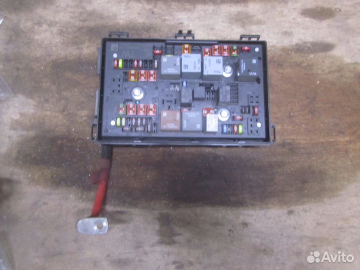 Блок предохранителей Astra J 2010) 13449204