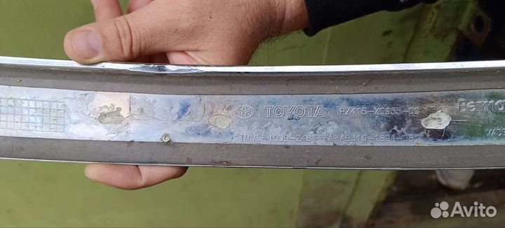 Декоративная накладка переднего Тойота Рав 4