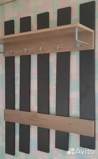 Вешалка для одежды настенная