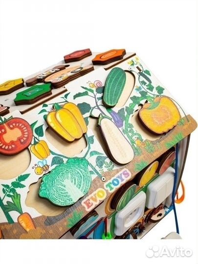 Бизиборд домик развивающий