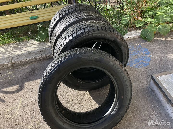 Roadstone Winguard Ice SUV 225/60 R17