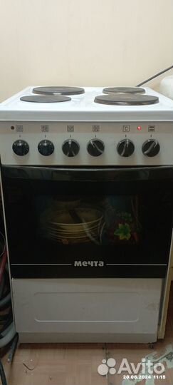 Электроплита с духовкой 