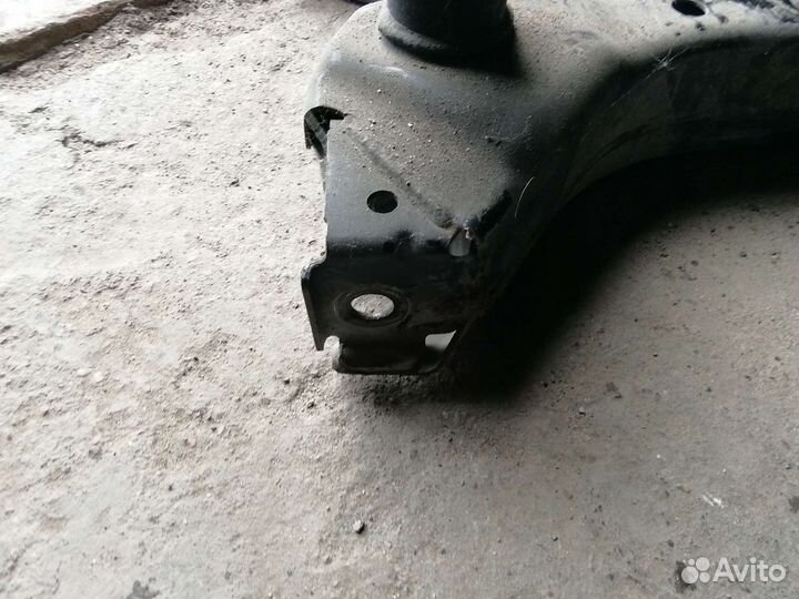 Подрамник переднии mitsubishi outlander XL 06-12