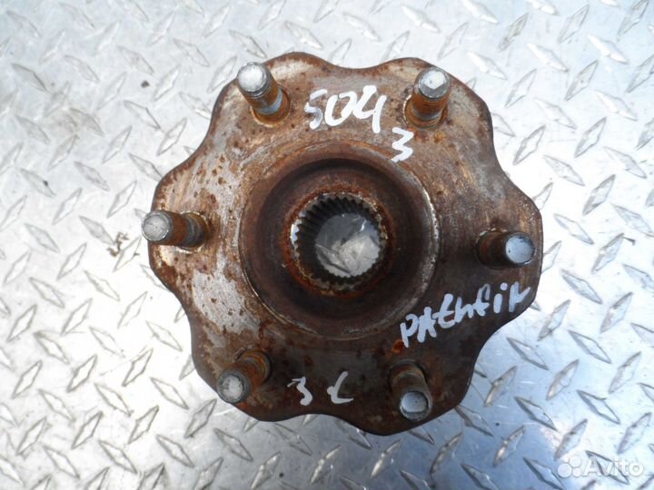 Ступица задняя левая Nissan Pathfinder R51