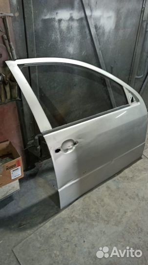 Двери шкода фабиа уневирсал 1поколение