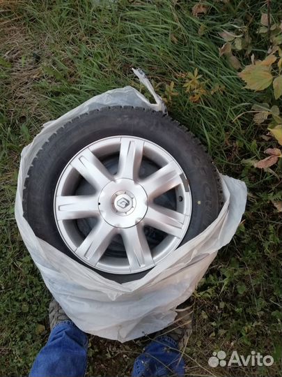 Колеса зимние r16 215/65 nokian Hakkapeliitta 8