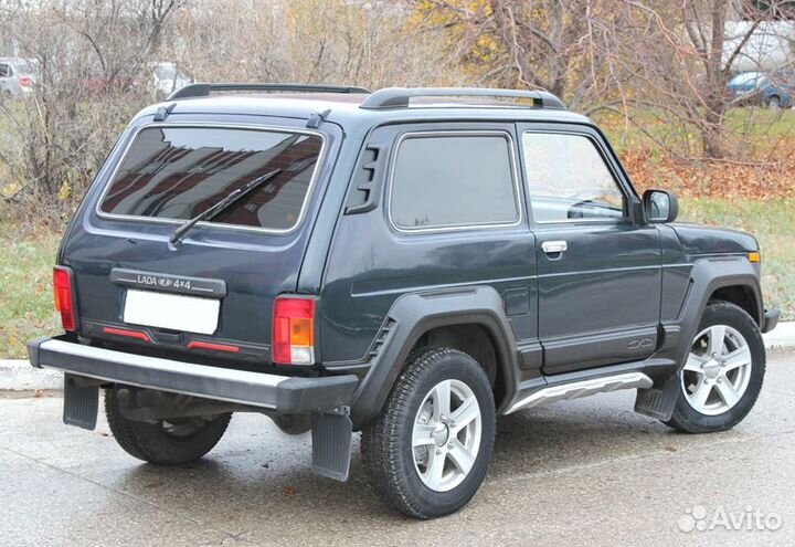 Накладка на дверь задка для а/м LADA niva