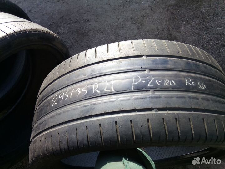 Pirelli P Zero Rosso 295/35 R21