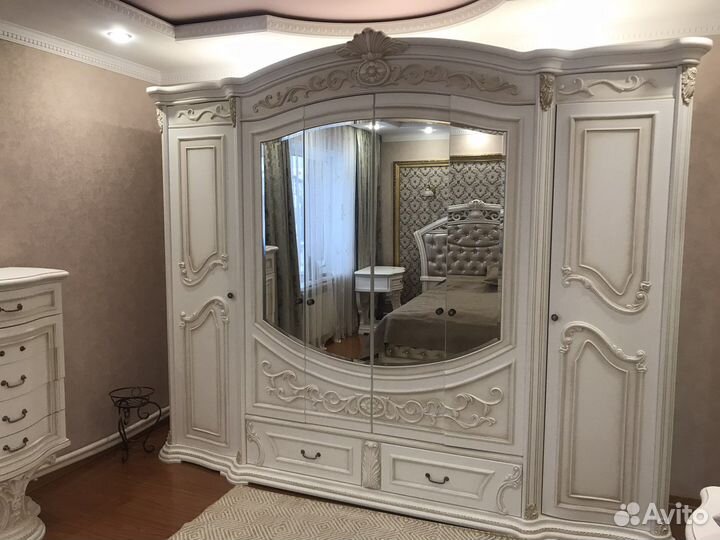 Спальный гарнитур