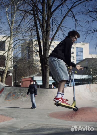 Тренер по трюковому самокату