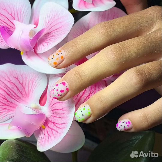 Маникюр и педикюр