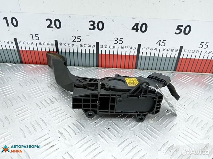 Педаль Skoda Rapid 2015