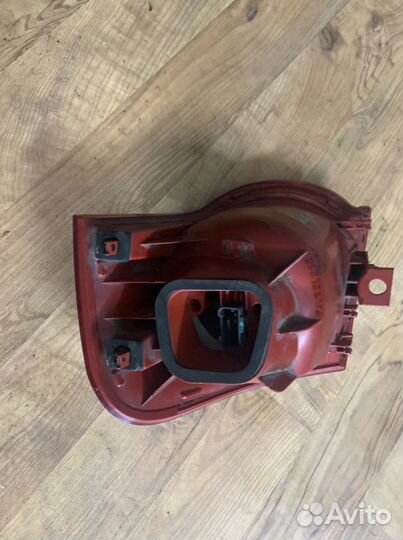 Фонарь задний левый vw Passat B6