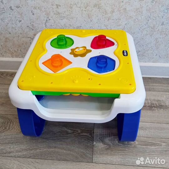 Развивающий столик chicco