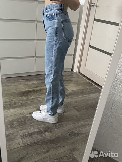 Джинсы