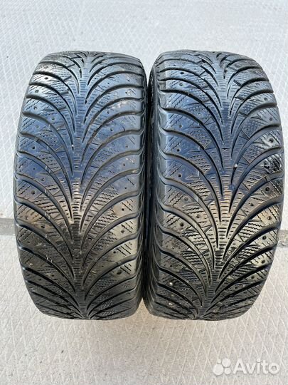 Goodyear UltraGrip Extreme 215/55 R16 92H