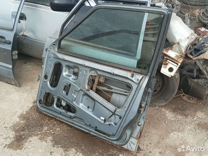 Правая дверь ваз 2114