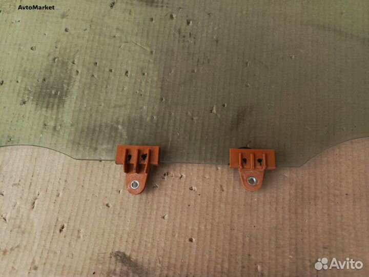 Nissan Juke стекло боковое