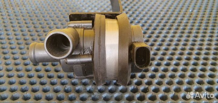 Насос (помпа) Vw Transporter T5