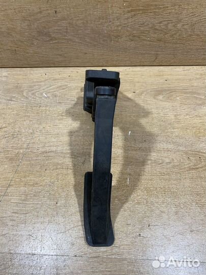Педаль газа Audi A6 C6 301005