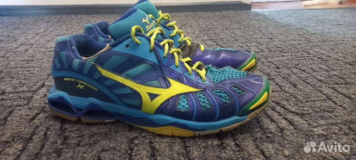 Волейбольные кроссовки mizuno wave tornado x