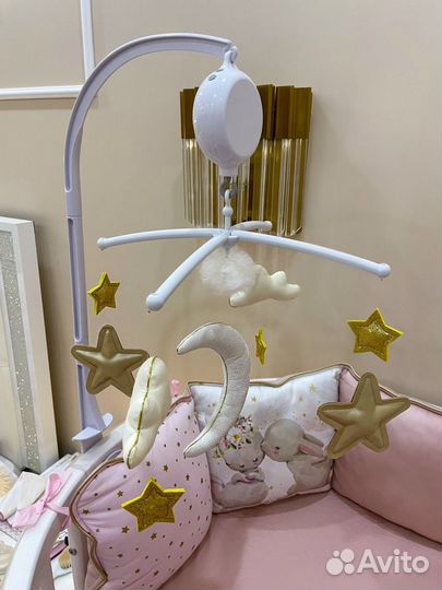 Кронштейн и мобиль в кроватку из фетра