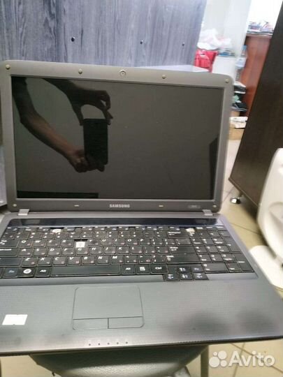 Samsung R525